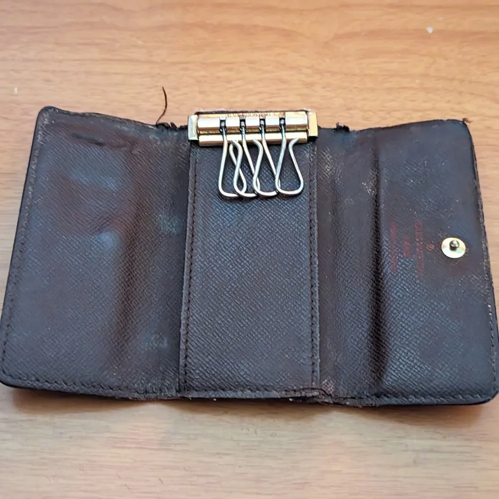 Louis Vuitton Damier Key Holder/Wallet #1665***